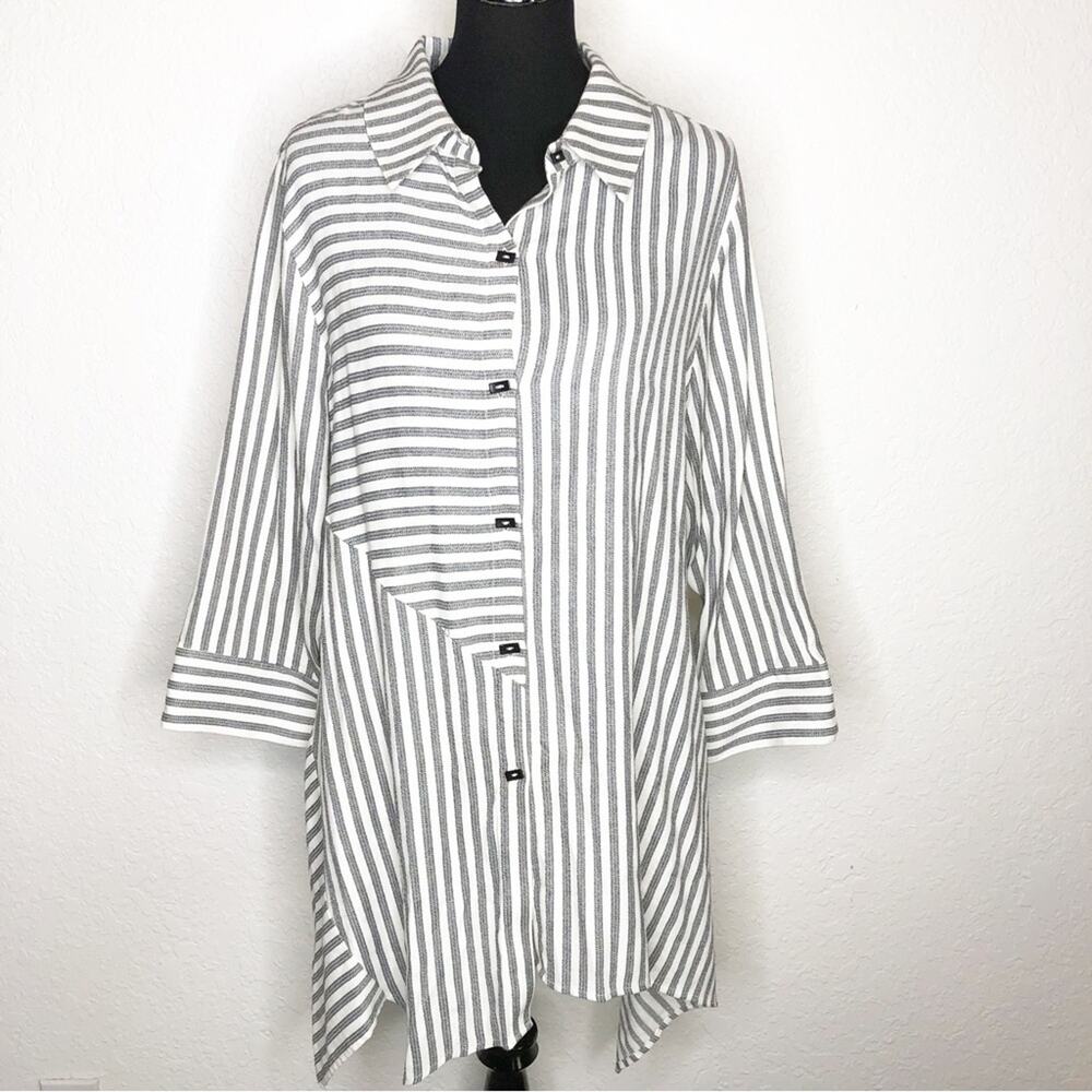 Soft Surroundings black white striped button down asymmetrical tunic size Large